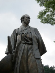 �摜(225x300)�E�g��摜(480x640)