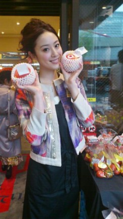 �摜(244x435)�E�g��摜(360x640)